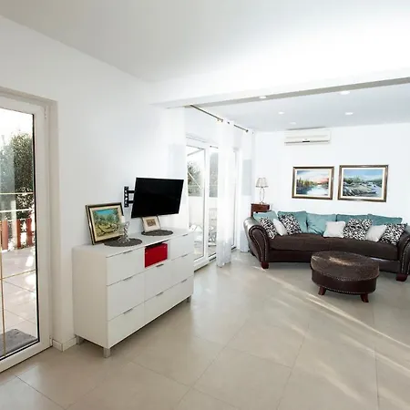 Idis Holiday Home Omiš Zewnętrze zdjęcie