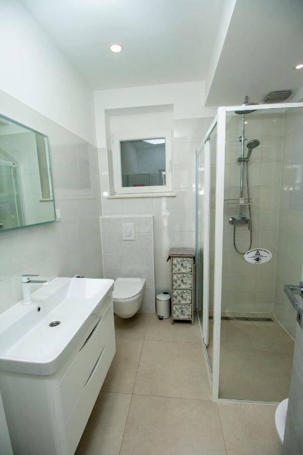 Apartament Idis *